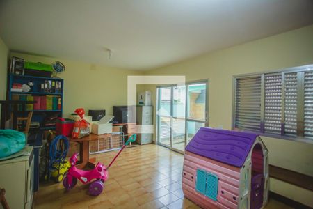 Casa à venda com 318m², 4 quartos e 4 vagasQuarto de Serviço