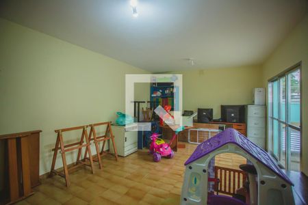 Casa à venda com 318m², 4 quartos e 4 vagasQuarto de Serviço