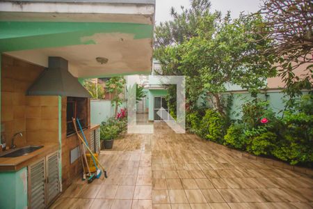 Casa à venda com 318m², 4 quartos e 4 vagasQuintal - Churrasqueira