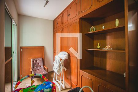 Casa à venda com 318m², 4 quartos e 4 vagasSuíte