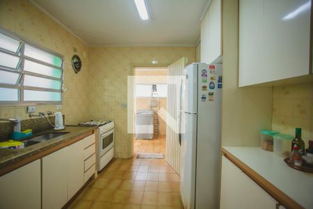 Casa à venda com 318m², 4 quartos e 4 vagasCozinha