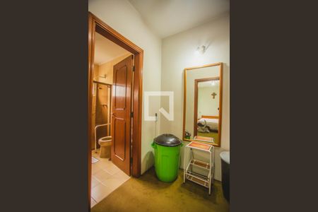 Casa à venda com 318m², 4 quartos e 4 vagasCloset