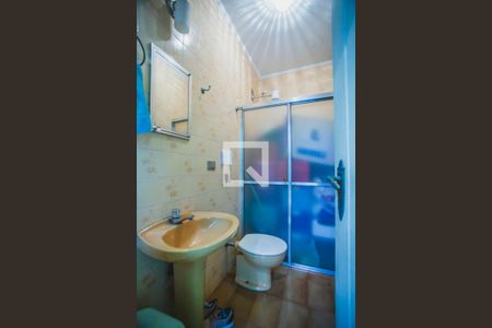 Casa à venda com 318m², 4 quartos e 4 vagasBanheiro de Serviço