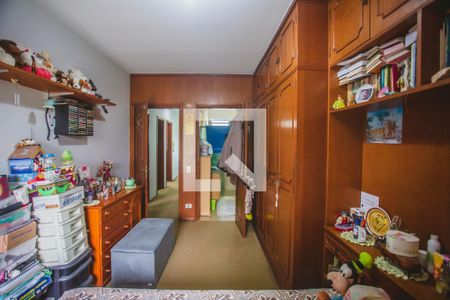 Casa à venda com 318m², 4 quartos e 4 vagasSuíte 2