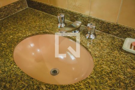 Casa à venda com 318m², 4 quartos e 4 vagasBanheiro 3