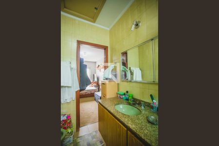 Casa à venda com 318m², 4 quartos e 4 vagasBanheiro Suíte