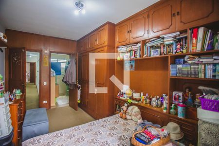 Casa à venda com 318m², 4 quartos e 4 vagasSuíte 2