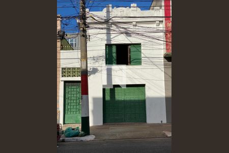 Casa para alugar com 230m², 4 quartos e 1 vagaFachada