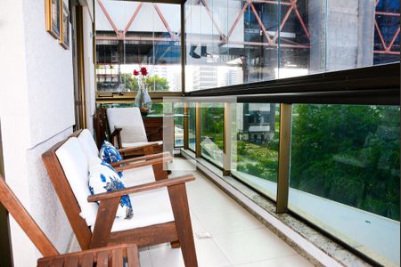 Apartamento para alugar com 54m², 2 quartos e 2 vagasVaranda