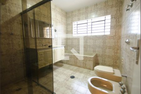 Casa à venda com 380m², 5 quartos e 8 vagasQuarto 3 - Suíte