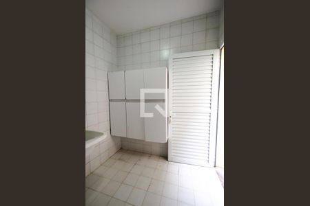 Casa à venda com 380m², 5 quartos e 8 vagasÁrea de Serviço