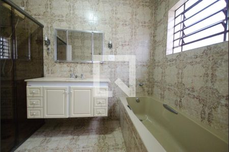 Casa à venda com 380m², 5 quartos e 8 vagasQuarto 3 - Suíte