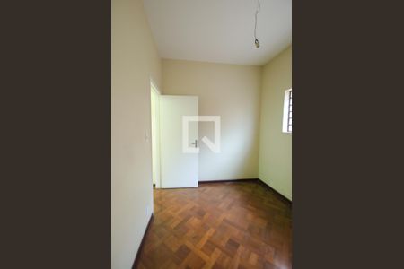 Casa à venda com 380m², 5 quartos e 8 vagasQuarto de Serviço