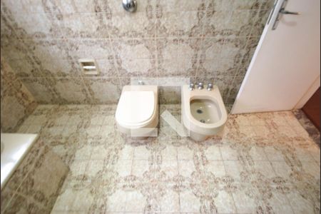 Casa à venda com 380m², 5 quartos e 8 vagasQuarto 3 - Suíte