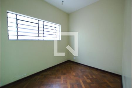 Casa à venda com 380m², 5 quartos e 8 vagasQuarto de Serviço