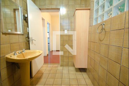 Casa à venda com 380m², 5 quartos e 8 vagasBanheiro