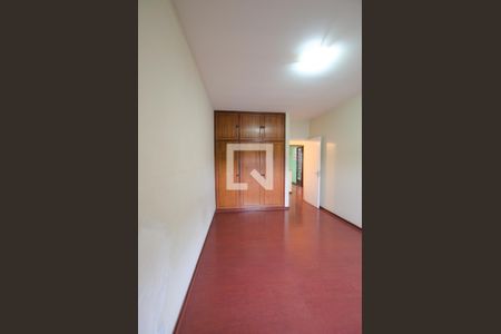 Casa à venda com 380m², 5 quartos e 8 vagasQuarto 5