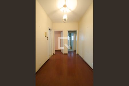 Casa à venda com 380m², 5 quartos e 8 vagasHall dos Quartos