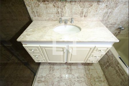 Casa à venda com 380m², 5 quartos e 8 vagasQuarto 3 - Suíte