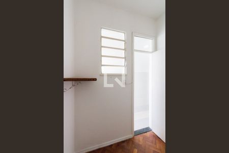 Apartamento à venda com 70m², 2 quartos e sem vaga Apartamento à venda com 70m², 2 quartos e sem vagaQuarto de Serviço