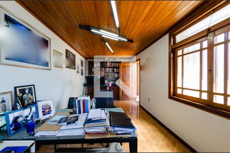 Escritório de casa à venda com 3 quartos, 243m² em Barroca, Belo Horizonte