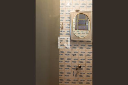 Casa à venda com 209m², 3 quartos e 4 vagasBanheiro de Serviço