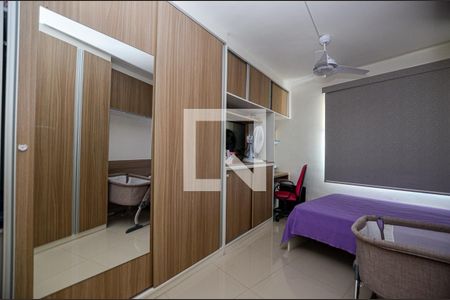 Quarto 2 de apartamento para alugar com 2 quartos, 76m² em Centro, Niterói