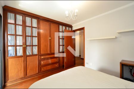 Apartamento à venda com 214m², 4 quartos e 4 vagasQuarto 2