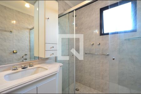 Apartamento à venda com 214m², 4 quartos e 4 vagasBanheiro da Suíte 1