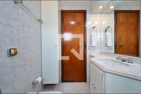 Apartamento à venda com 214m², 4 quartos e 4 vagasBanheiro Social