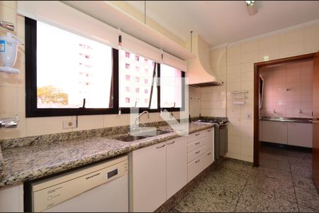 Apartamento à venda com 214m², 4 quartos e 4 vagasCozinha