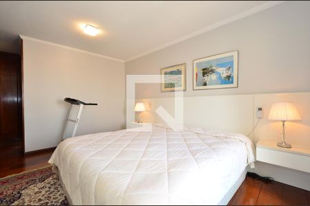 Apartamento à venda com 214m², 4 quartos e 4 vagasSuíte 2