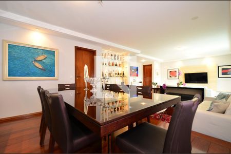 Sala de apartamento à venda com 4 quartos, 214m² em Mirandópolis, São Paulo