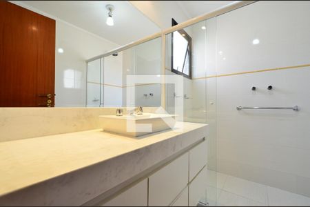 Apartamento à venda com 214m², 4 quartos e 4 vagasBanheiro da Suíte 2