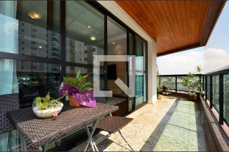 Varanda de apartamento à venda com 4 quartos, 214m² em Mirandópolis, São Paulo