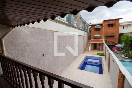 Casa à venda com 250m², 3 quartos e 4 vagas Casa à venda com 250m², 3 quartos e 4 vagasPiscina