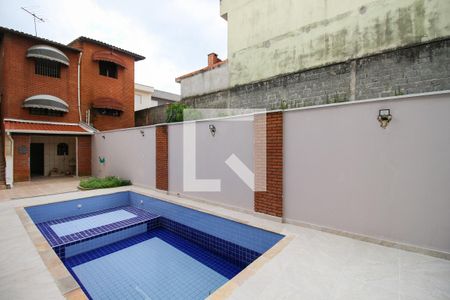 Casa à venda com 250m², 3 quartos e 4 vagas Casa à venda com 250m², 3 quartos e 4 vagasPiscina