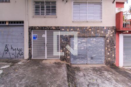 Casa à venda com 150m², 3 quartos e 2 vagas Casa à venda com 150m², 3 quartos e 2 vagasFachada