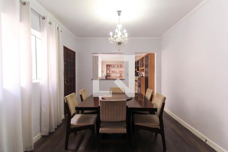 Casa à venda com 150m², 3 quartos e 2 vagas Casa à venda com 150m², 3 quartos e 2 vagasSala