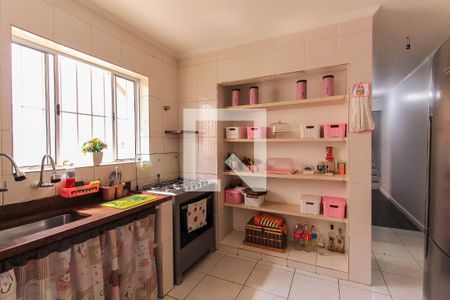 Casa à venda com 150m², 3 quartos e 2 vagas Casa à venda com 150m², 3 quartos e 2 vagasCozinha