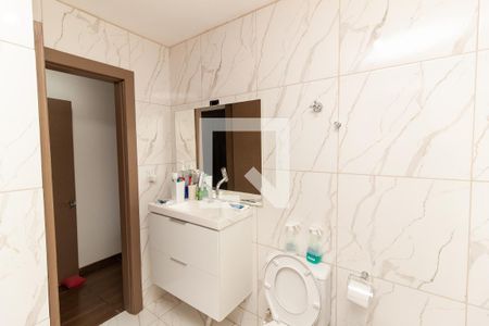 Casa à venda com 288m², 4 quartos e 2 vagasBanheiro da Suíte