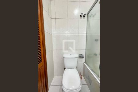 Casa à venda com 151m², 3 quartos e 4 vagasBanheiro do Quarto 1