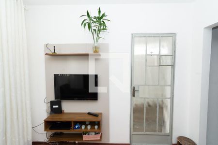 Sala de casa à venda com 3 quartos, 360m² em Novo Riacho, Contagem