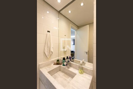 Apartamento à venda com 80m², 2 quartos e 2 vagas Apartamento à venda com 80m², 2 quartos e 2 vagasBanheiro Social