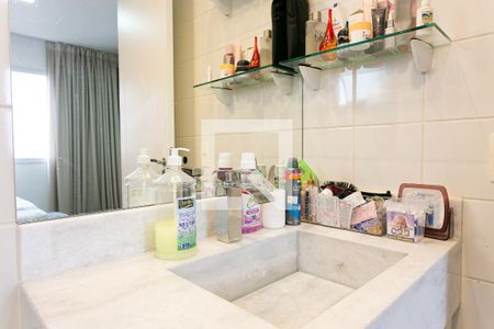 Apartamento à venda com 80m², 2 quartos e 2 vagas Apartamento à venda com 80m², 2 quartos e 2 vagasBanheiro da Suíte