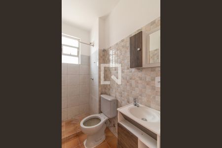 Banheiro de apartamento à venda com 1 quarto, 43m² em Camaquã, Porto Alegre