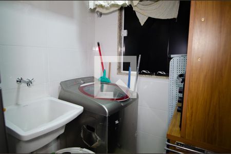 Apartamento à venda com 50m², 2 quartos e sem vaga Apartamento à venda com 50m², 2 quartos e sem vagaCozinha e área de serviço