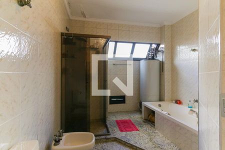 Apartamento à venda com 215m², 2 quartos e 4 vagasBanheiro da Suíte 2