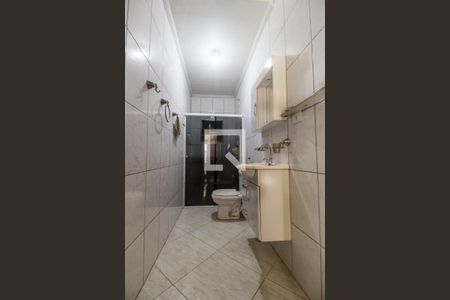 Banheiro de casa para alugar com 2 quartos, 80m² em Parque Santa Luzia, Barueri