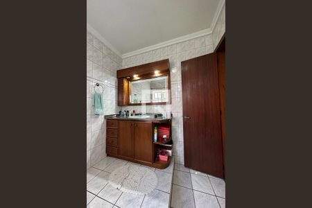 Casa à venda com 297m², 3 quartos e 4 vagasBanheiro da Suíte